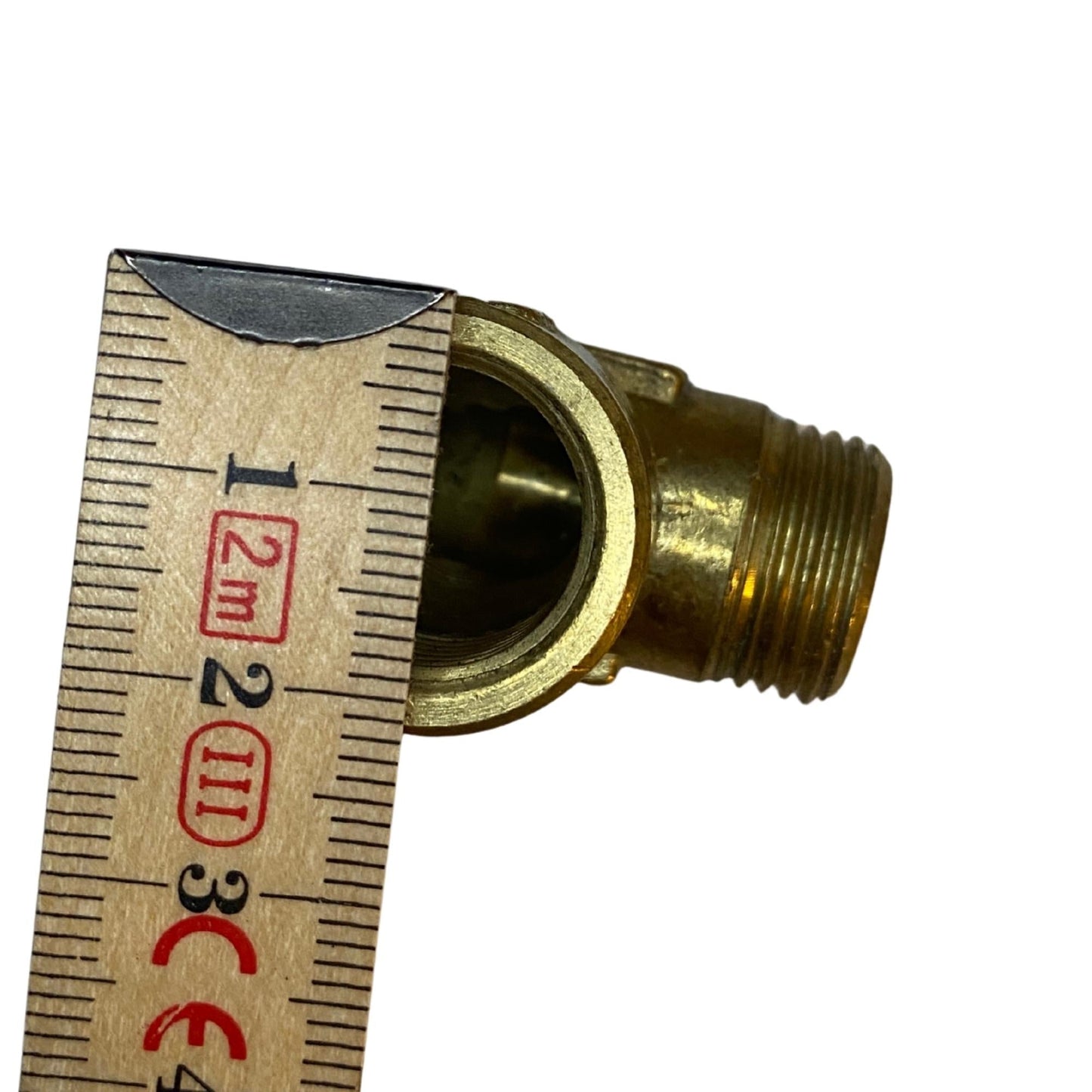 Mässingsvinkel med 16 mm invändig anslutning