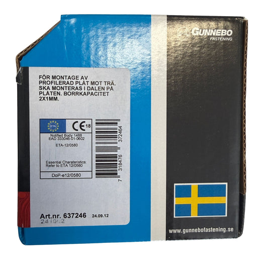 Förpackning med CE-märkning och monteringsinstruktion för farmarskruv i dalen på profilerad plåt