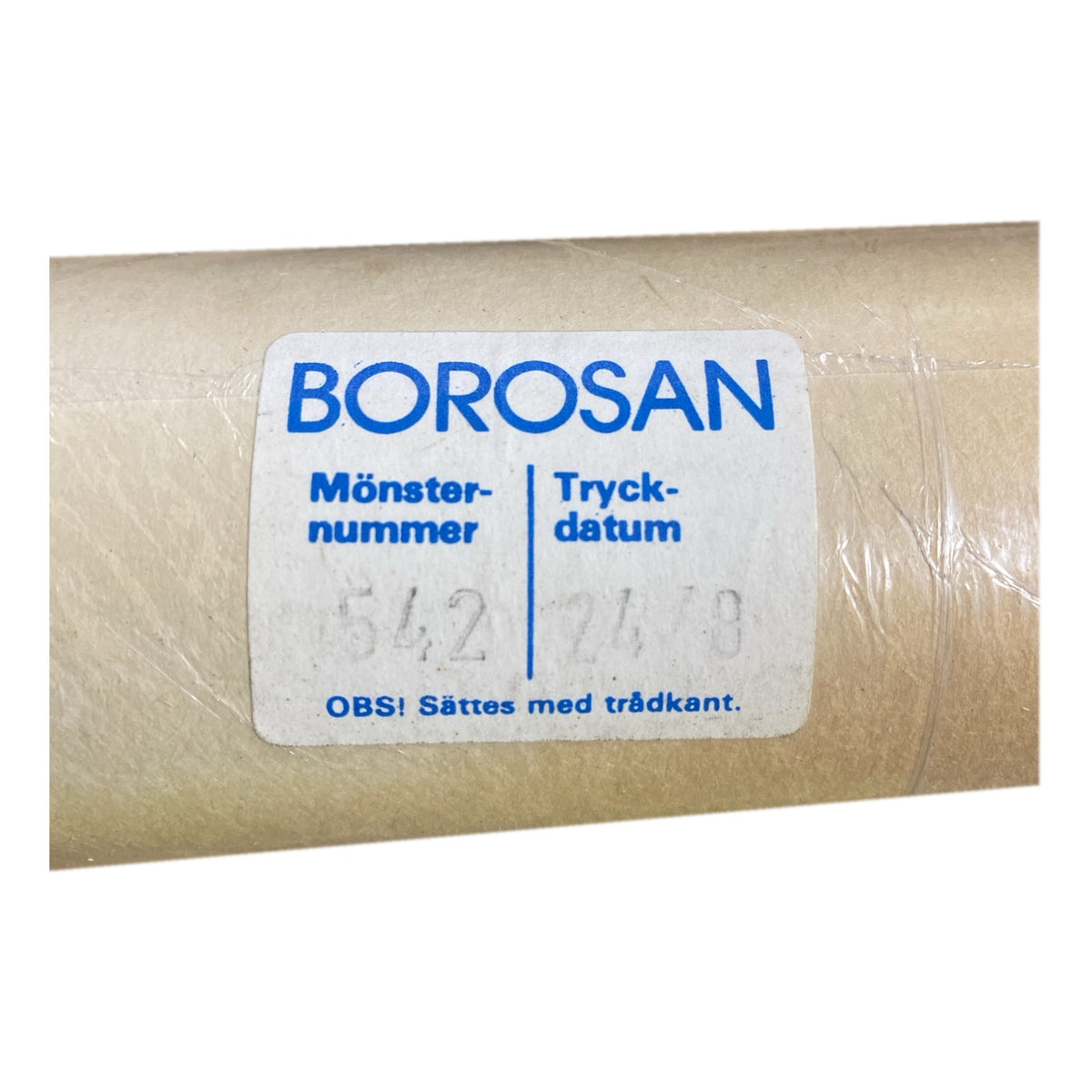 Tapetrulle Borosan 542 etikett med tryckdatum 24/8