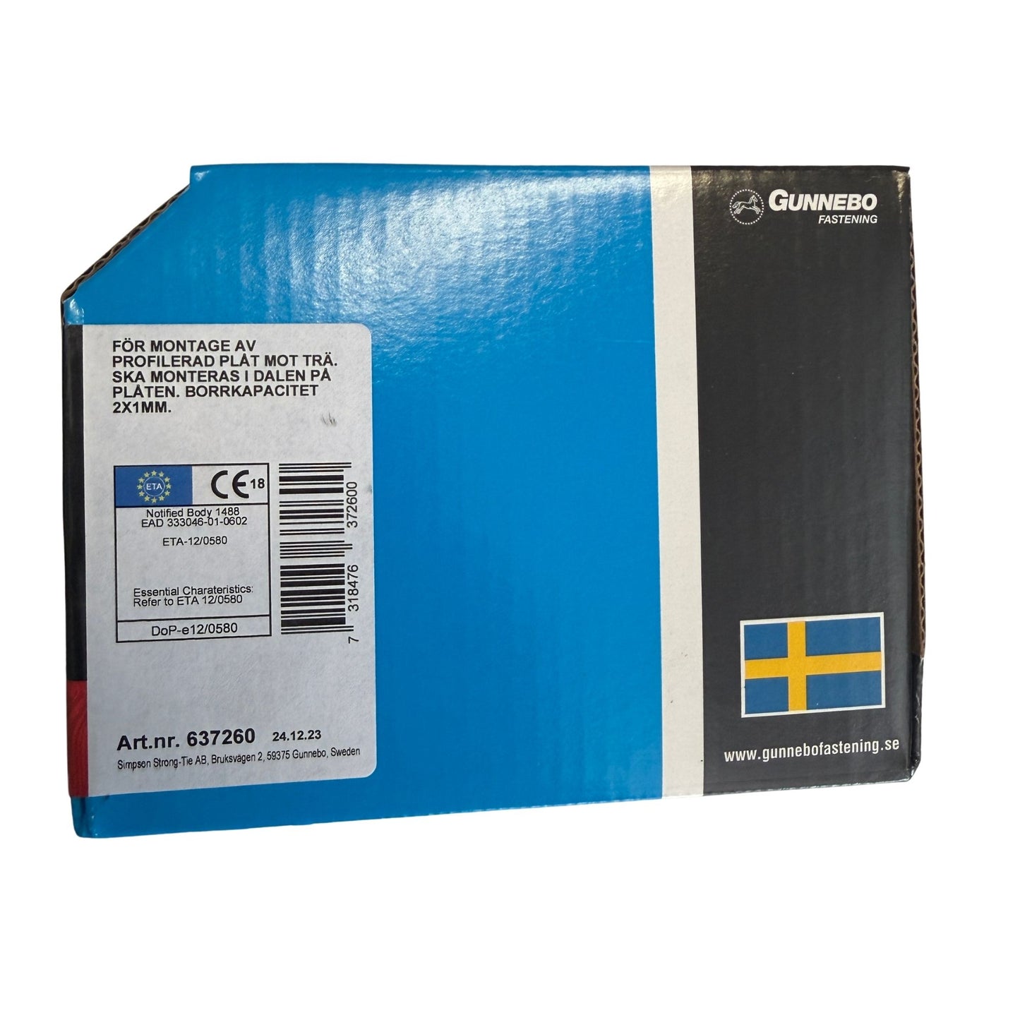 Förpackning med CE-märkning och monteringsinstruktion för farmarskruv med bricka i dalen på profilerad plåt