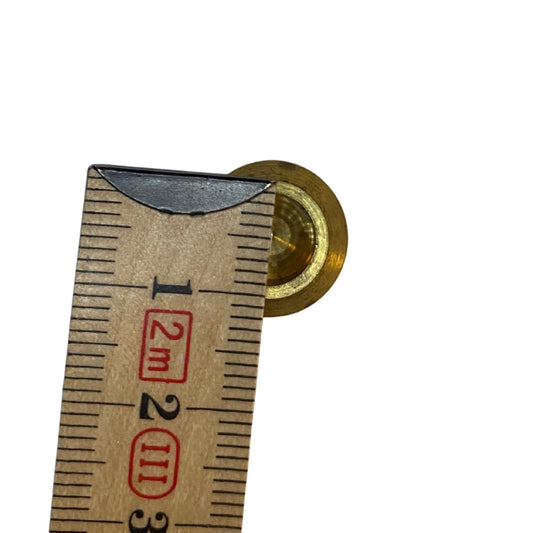 Rund ändplugg i mässing 8 mm med måttangivelse
