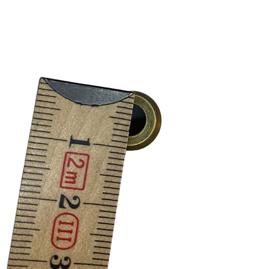 Detaljbild av förminskningsset 10 mm i mässing med måttangivelse
