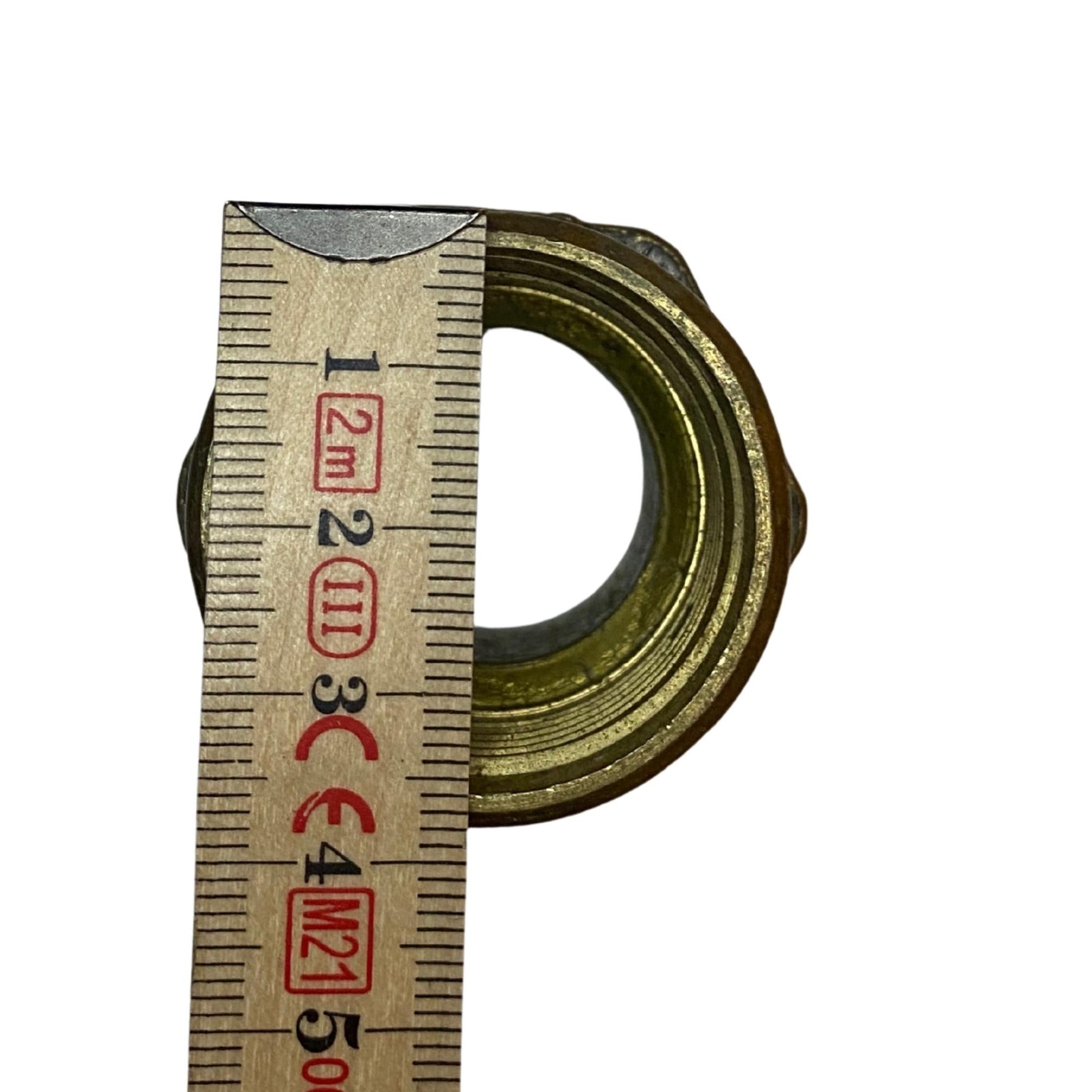 Invändig G 1 gänga cirka 32 mm på mässing reducering
