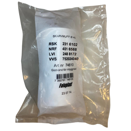 Faluplast skarvmuff Ø40 i vit PP med produktmärkning på förpackning