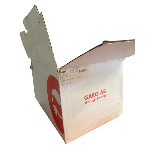 Öppnad förpackning för Garo lastbrytare LSPE 3160 med produktetikett