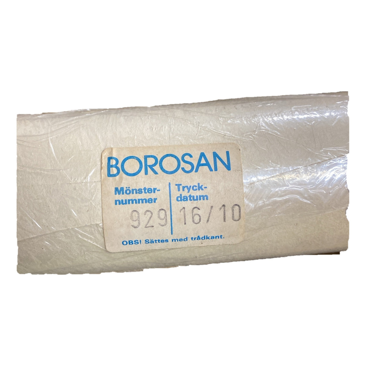 Tapetrulle Borosan 929 med etikett, mönsternummer och tryckdatum