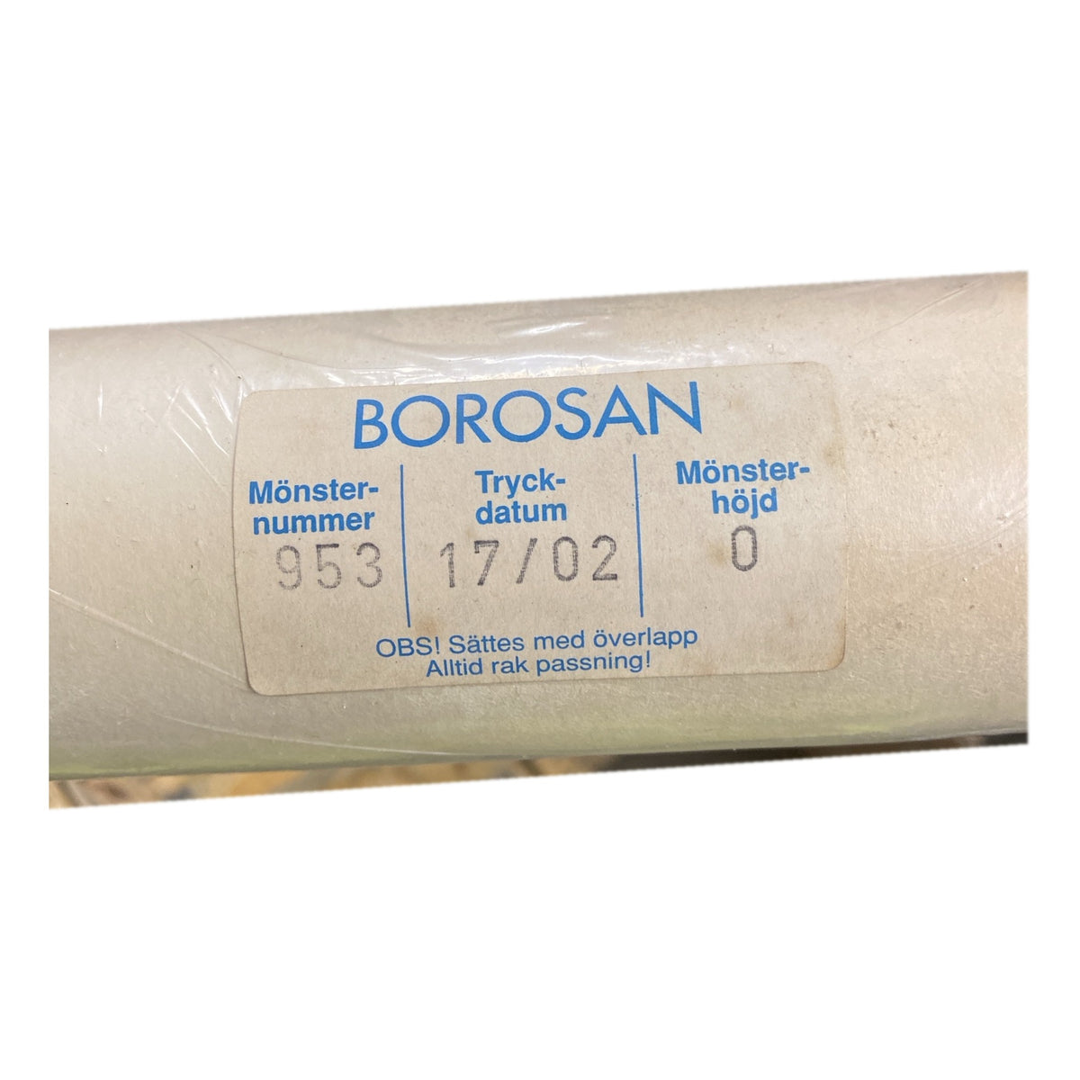 Tapetrulle Borosan 953 med etikett, tryckdatum och mönsterhöjd 0